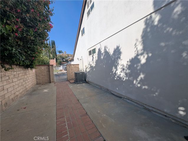 30516 Sandtrap Drive, Agoura Hills, CA 91301