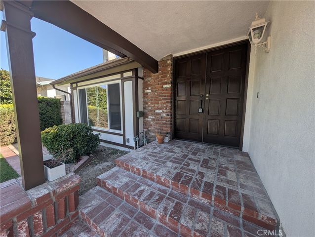 30516 Sandtrap Drive, Agoura Hills, CA 91301