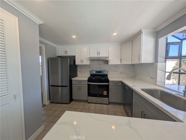 30516 Sandtrap Drive, Agoura Hills, CA 91301