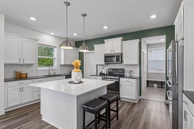 1710 Bluegrass Trail, Victoria, MN 55386