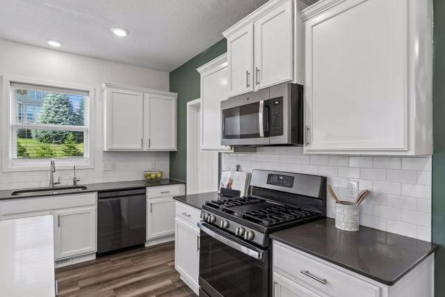 1710 Bluegrass Trail, Victoria, MN 55386