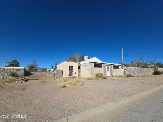 15825 B Street, Organ, NM 88052