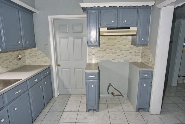 1619 W 8th Street, Freeport, TX 77541