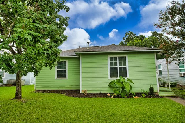 1619 W 8th Street, Freeport, TX 77541