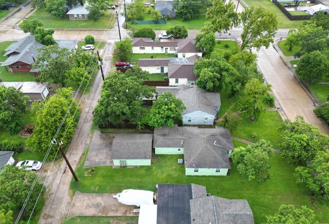 1619 W 8th Street, Freeport, TX 77541