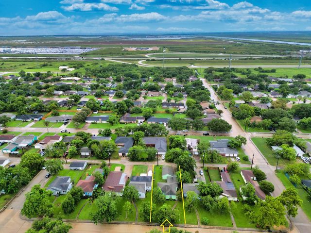 1619 W 8th Street, Freeport, TX 77541