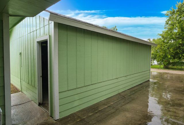 1619 W 8th Street, Freeport, TX 77541