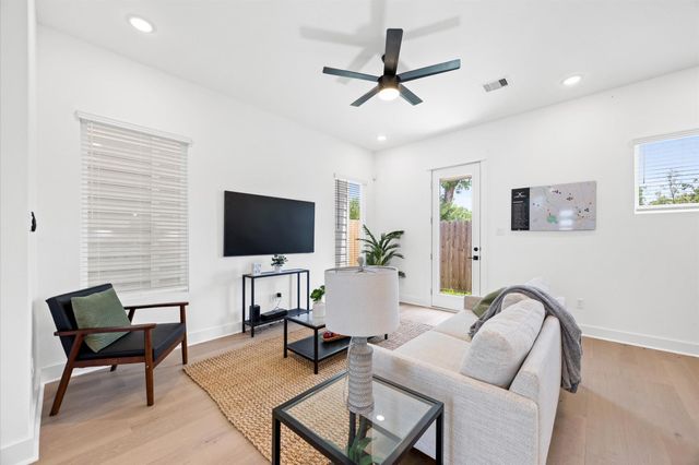 5816 Highland Sky Lane, Houston, TX 77091