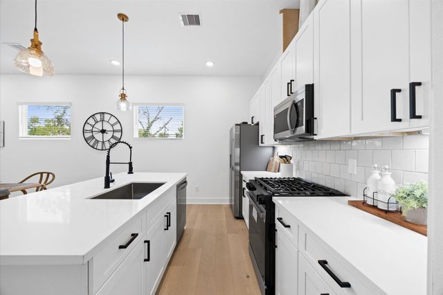 5816 Highland Sky Lane, Houston, TX 77091