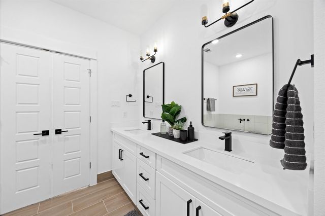 5816 Highland Sky Lane, Houston, TX 77091