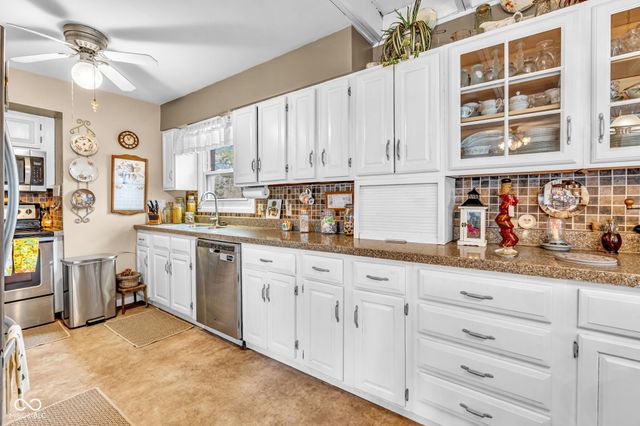 646 Jefferson Valley, Coatesville, IN 46121