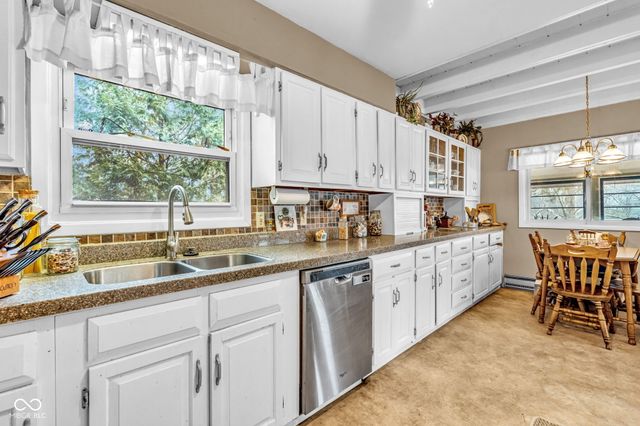 646 Jefferson Valley, Coatesville, IN 46121