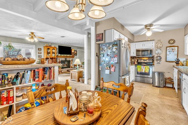 646 Jefferson Valley, Coatesville, IN 46121