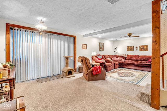 646 Jefferson Valley, Coatesville, IN 46121