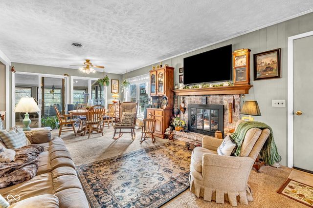 646 Jefferson Valley, Coatesville, IN 46121