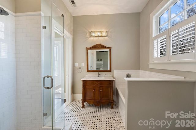 1136 Queens Road, Charlotte, NC 28207