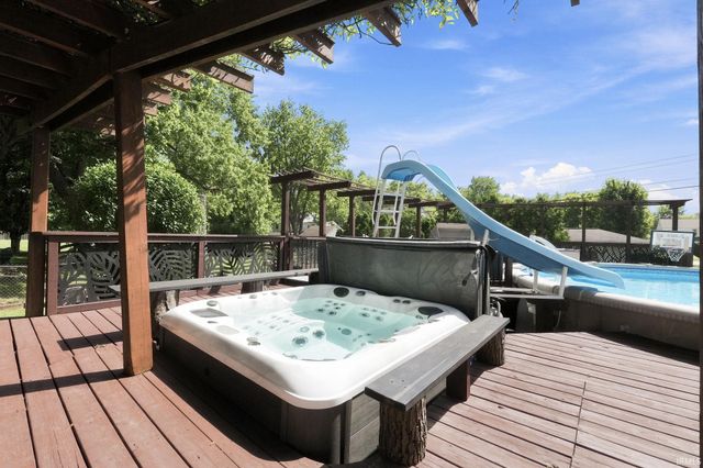 6132 Althean Drive, Fort Wayne, IN 46835