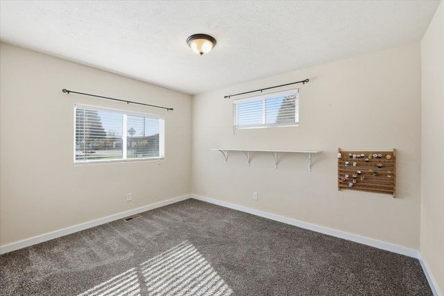 19507 E Mission Ave, Liberty Lake, WA 99016