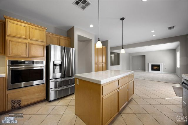 10003 Titanium Street, Bakersfield, CA 93311