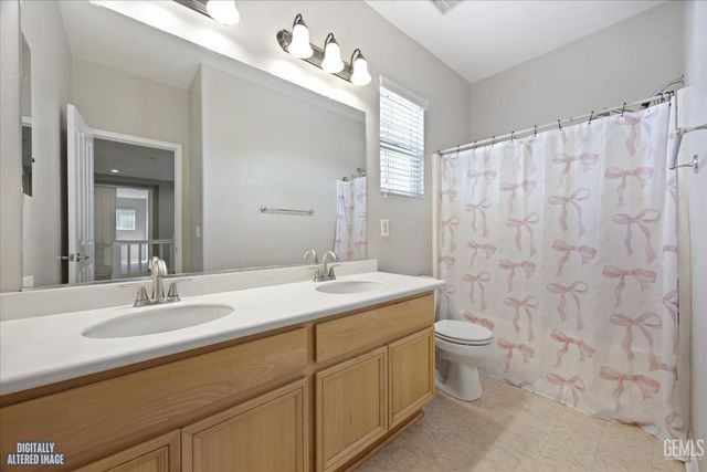10003 Titanium Street, Bakersfield, CA 93311