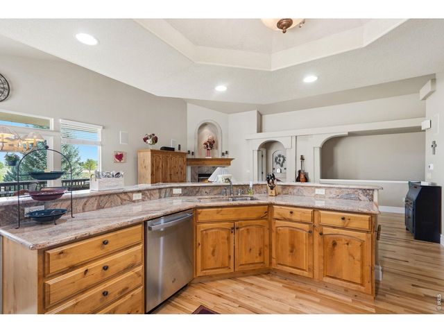 885 Crabapple Dr, Loveland, CO 80538