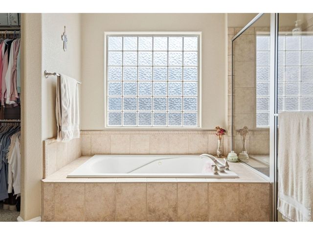 885 Crabapple Dr, Loveland, CO 80538