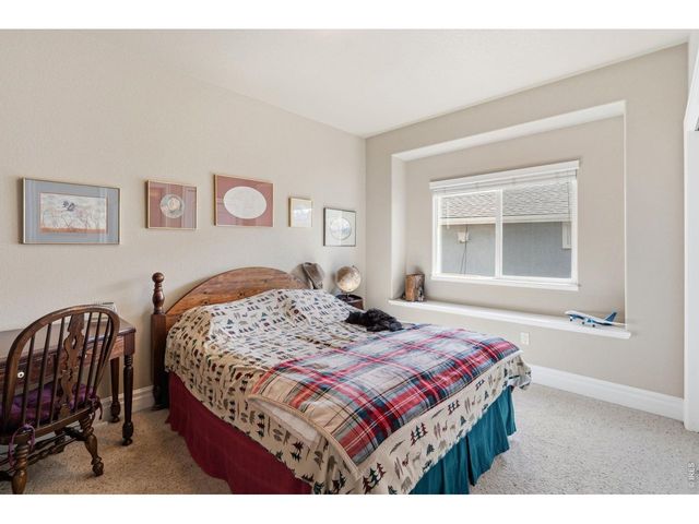 885 Crabapple Dr, Loveland, CO 80538