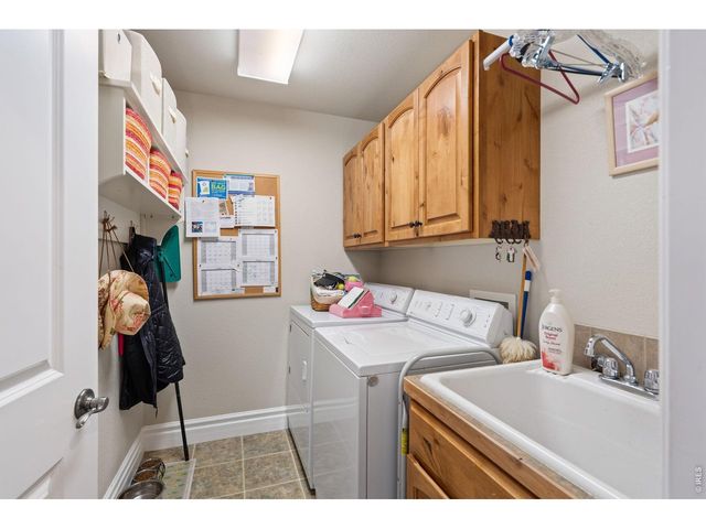 885 Crabapple Dr, Loveland, CO 80538