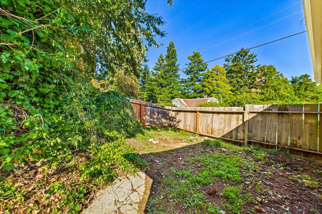 960 14th Street, Fortuna, CA 95540