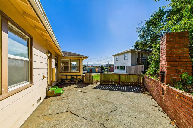 960 14th Street, Fortuna, CA 95540