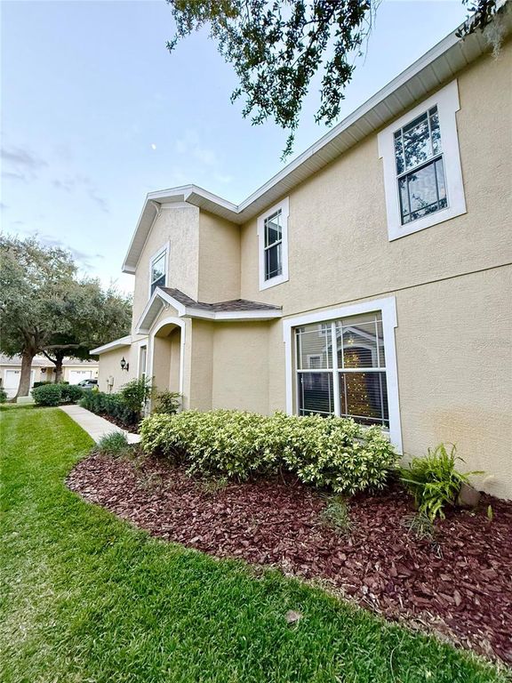 Image 2 of property listing at 6517 SPRING OAK COURT, Tampa, FL 33625