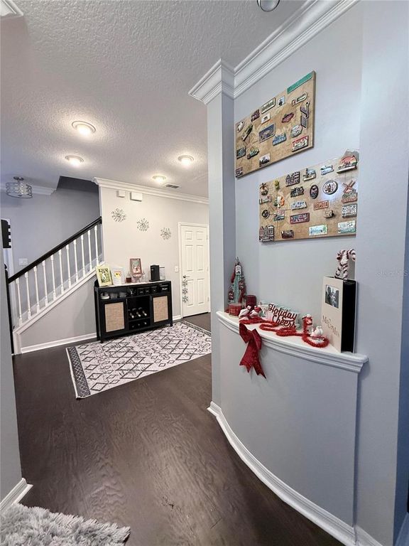 Image 10 of property listing at 6517 SPRING OAK COURT, Tampa, FL 33625