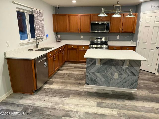 7525 SUNNYDALE Lane, Jacksonville, FL 32256