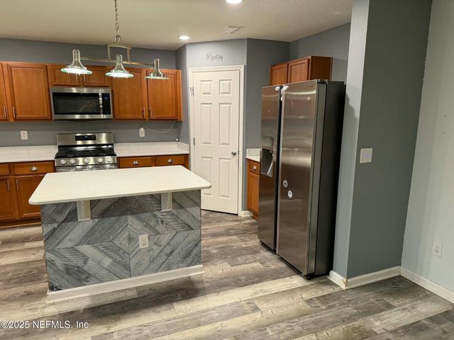 7525 SUNNYDALE Lane, Jacksonville, FL 32256