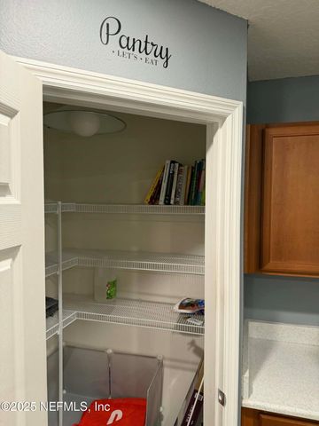 7525 SUNNYDALE Lane, Jacksonville, FL 32256