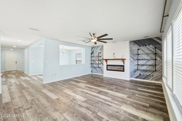 7525 SUNNYDALE Lane, Jacksonville, FL 32256