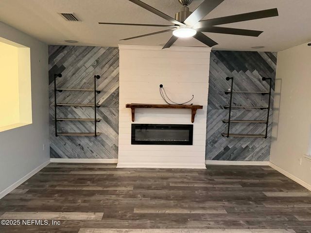 7525 SUNNYDALE Lane, Jacksonville, FL 32256