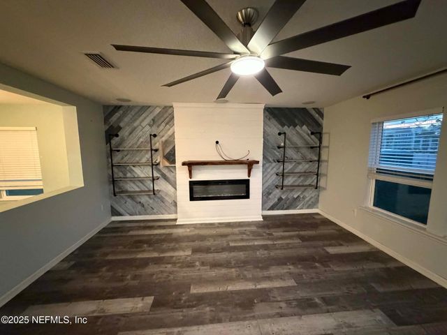 7525 SUNNYDALE Lane, Jacksonville, FL 32256