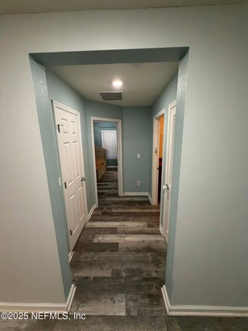 7525 SUNNYDALE Lane, Jacksonville, FL 32256