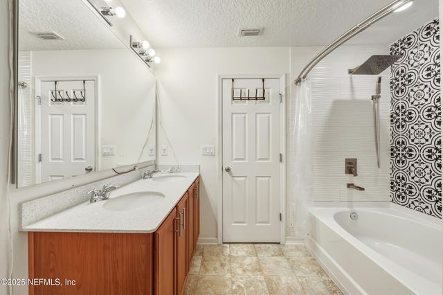 7525 SUNNYDALE Lane, Jacksonville, FL 32256