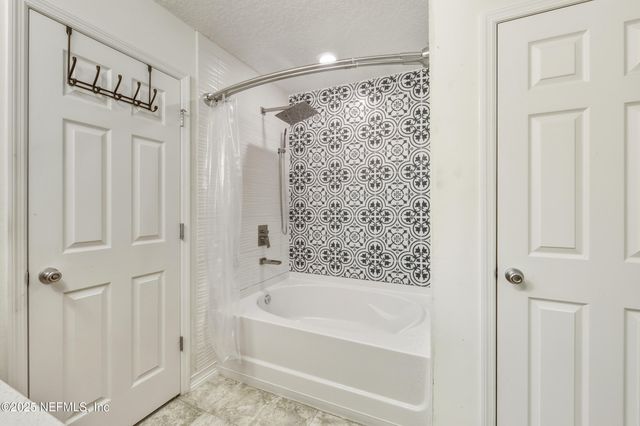 7525 SUNNYDALE Lane, Jacksonville, FL 32256