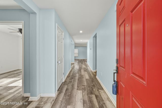 7525 SUNNYDALE Lane, Jacksonville, FL 32256