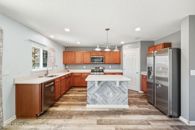 7525 SUNNYDALE Lane, Jacksonville, FL 32256