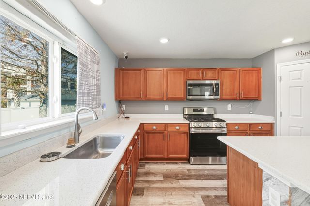 7525 SUNNYDALE Lane, Jacksonville, FL 32256