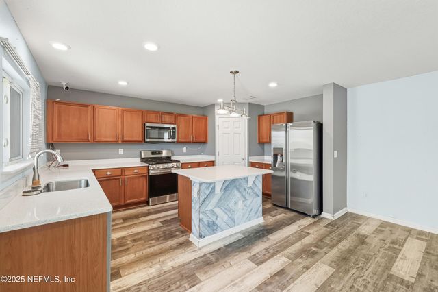 7525 SUNNYDALE Lane, Jacksonville, FL 32256