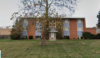 582 Pershing Avenue F, Glen Ellyn, IL 60137