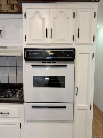 2735 Cropsey Avenue Apt B, Brooklyn, NY 11214