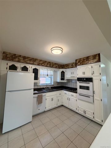 2735 Cropsey Avenue Apt B, Brooklyn, NY 11214