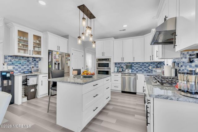 95 Erin Drive, Jackson, NJ 08527