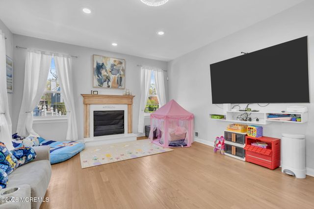 95 Erin Drive, Jackson, NJ 08527